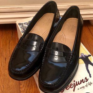 Women's Black Bass- Diana Weejuns